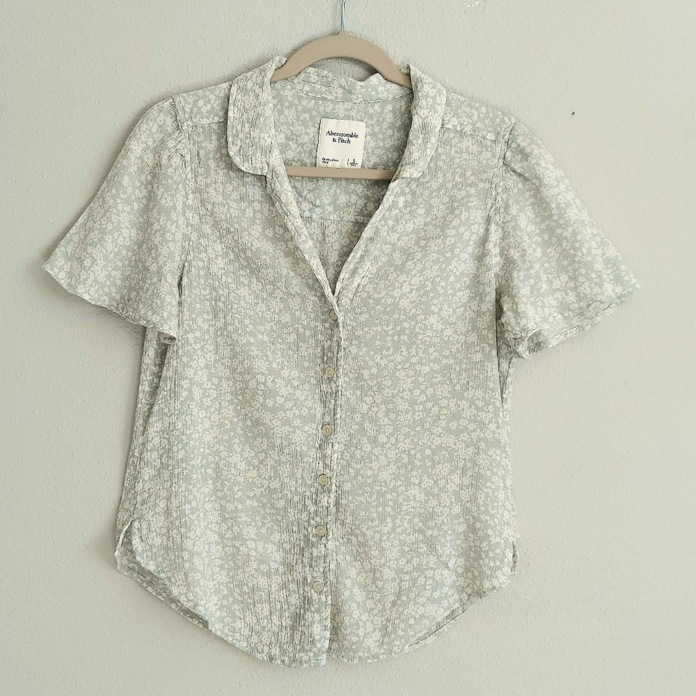 Abercrombie & Fitch Short Sleeve Button Down Mint Green And White Floral Small